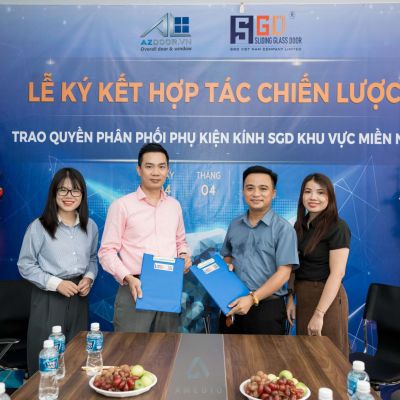 LỄ KÝ KẾT HỢP TÁC CHIẾN LƯỢC – TRAO QUYỀN PHÂN PHỐI PHỤ KIỆN KÍNH SGD KHU VỰC MIỀN NAM