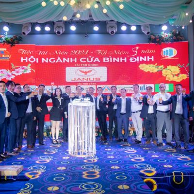 ĐẠI DIỆN HỘI NGÀNH CỬA TP.HCM -SADOOR THAM DỰ TIỆC TẤT NIÊN - KỶ NIỆM 03 NĂM THÀNH LẬP HỘI NGÀNH CỬA BÌNH ĐỊNH